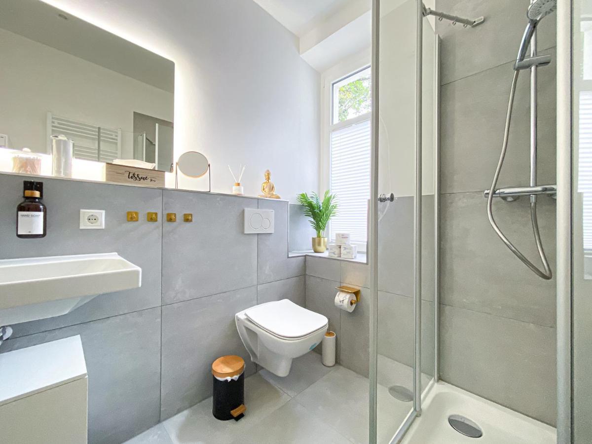 Lejlighed Freundliche Mit Regendusche, Kueche, Waschmaschine&trockner, Tv, Wlan Leipzig