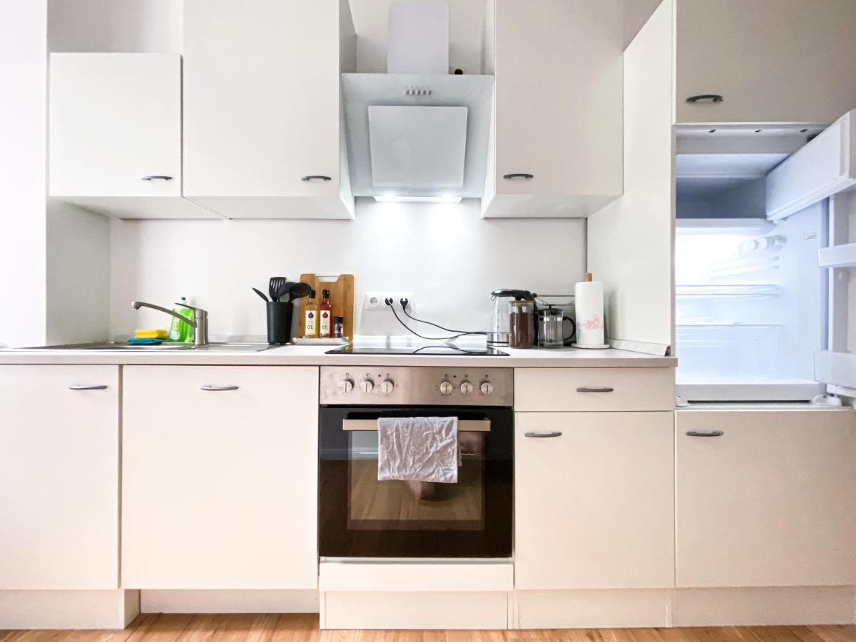 Freundliche Mit Regendusche, Kueche, Waschmaschine&trockner, Tv, Wlan Apartment